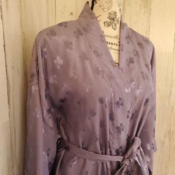 NWT  LA FLEUR EXCLUSIVE LIGHT WEIGHT SATIN KIMONO FLORAL ROBE COVER UP - Picture 2 of 9